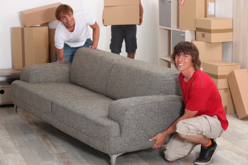 Efficient moving service in Elephant and Castle